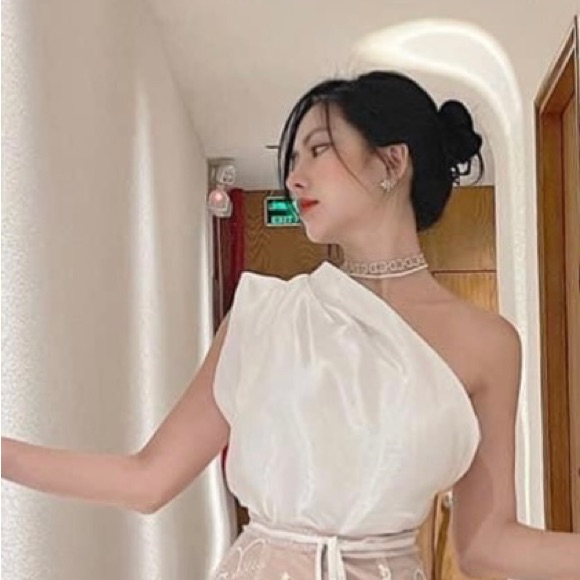 Solid One Shoulder White Top
